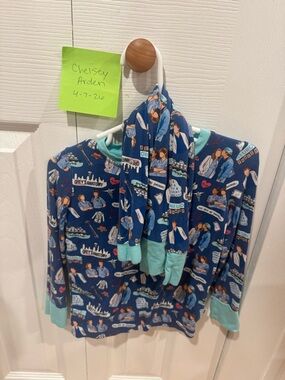 Grey's Anatomy Navy and Mint Kids' Medical Print Pajama Set